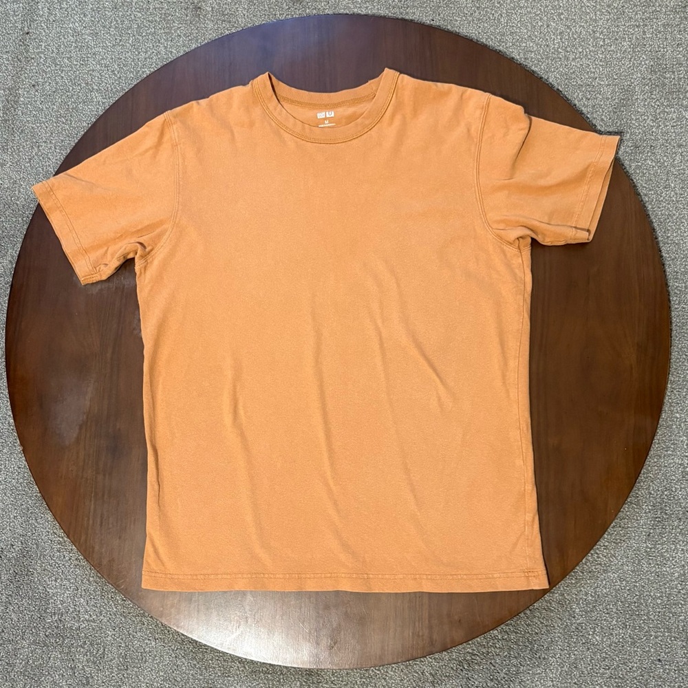 Uniqlo Tee Orange Relaxed Fit Men's Size Medium Casual 100% Cotton